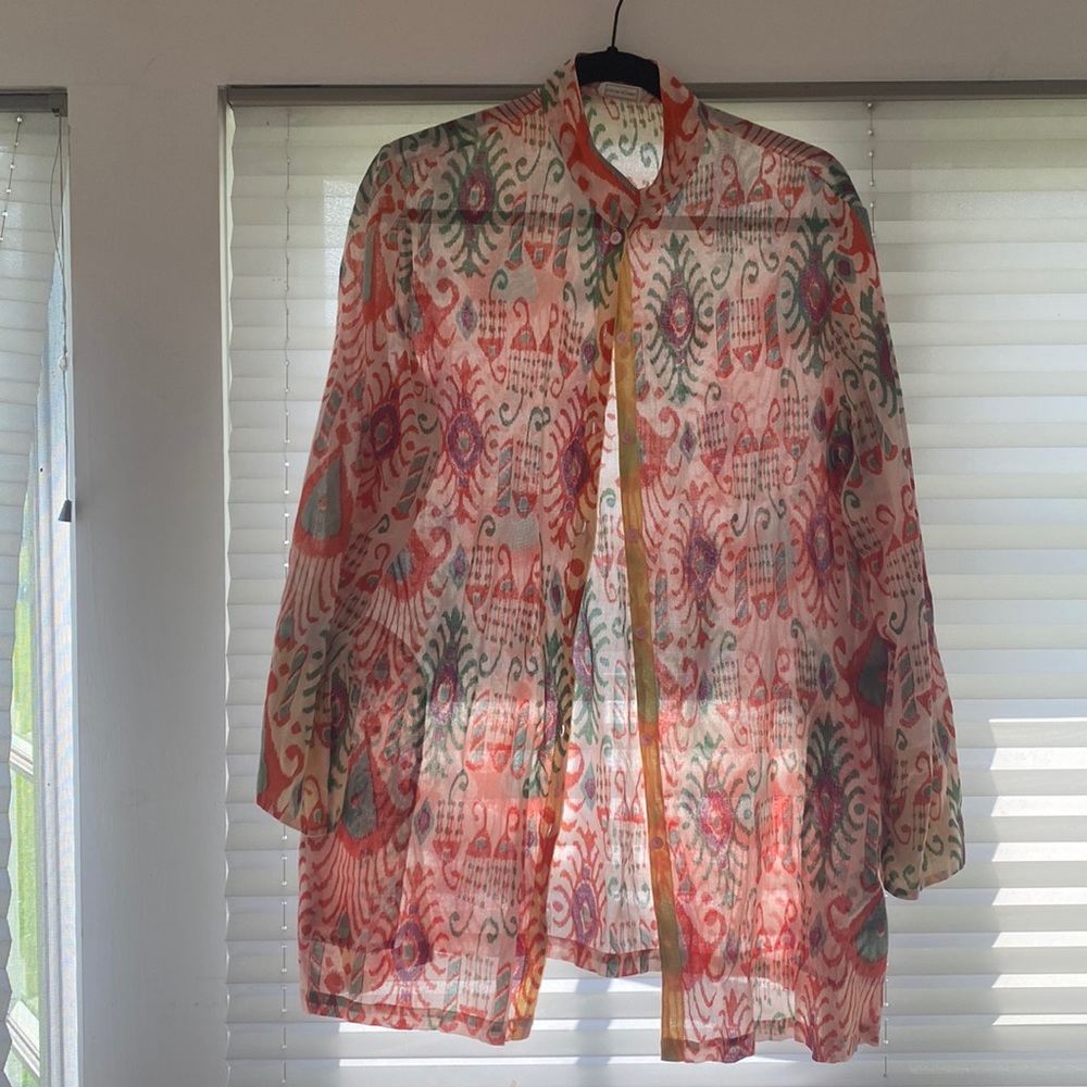 Beautiful unique lightweight summer shirt.
